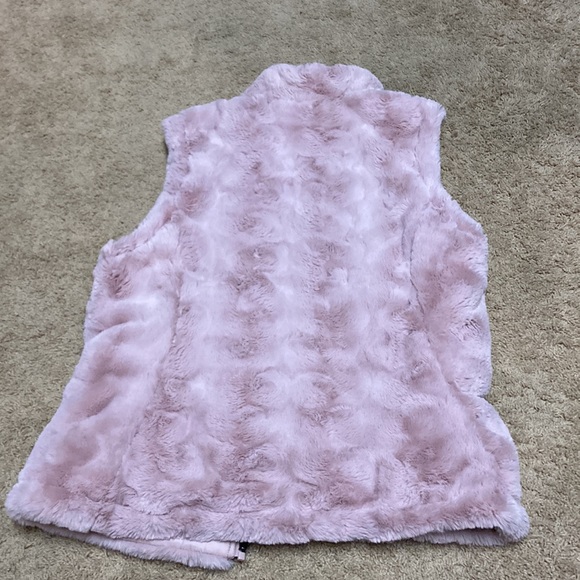 Unbranded pink puffer vest - Picture 5 of 7